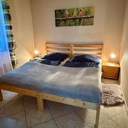 Domek W Glebi Lasu Nad Stawem Wierszyno Exteriör bild
